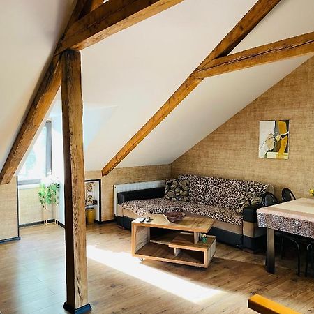 Beautiful Apartment On Atoneli Tbilisi Exterior photo