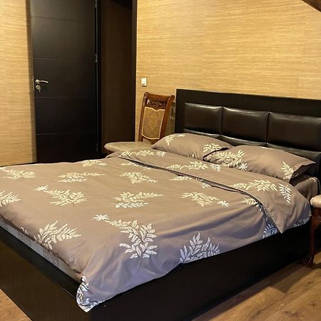 Beautiful Apartment On Atoneli Tbilisi Exterior photo