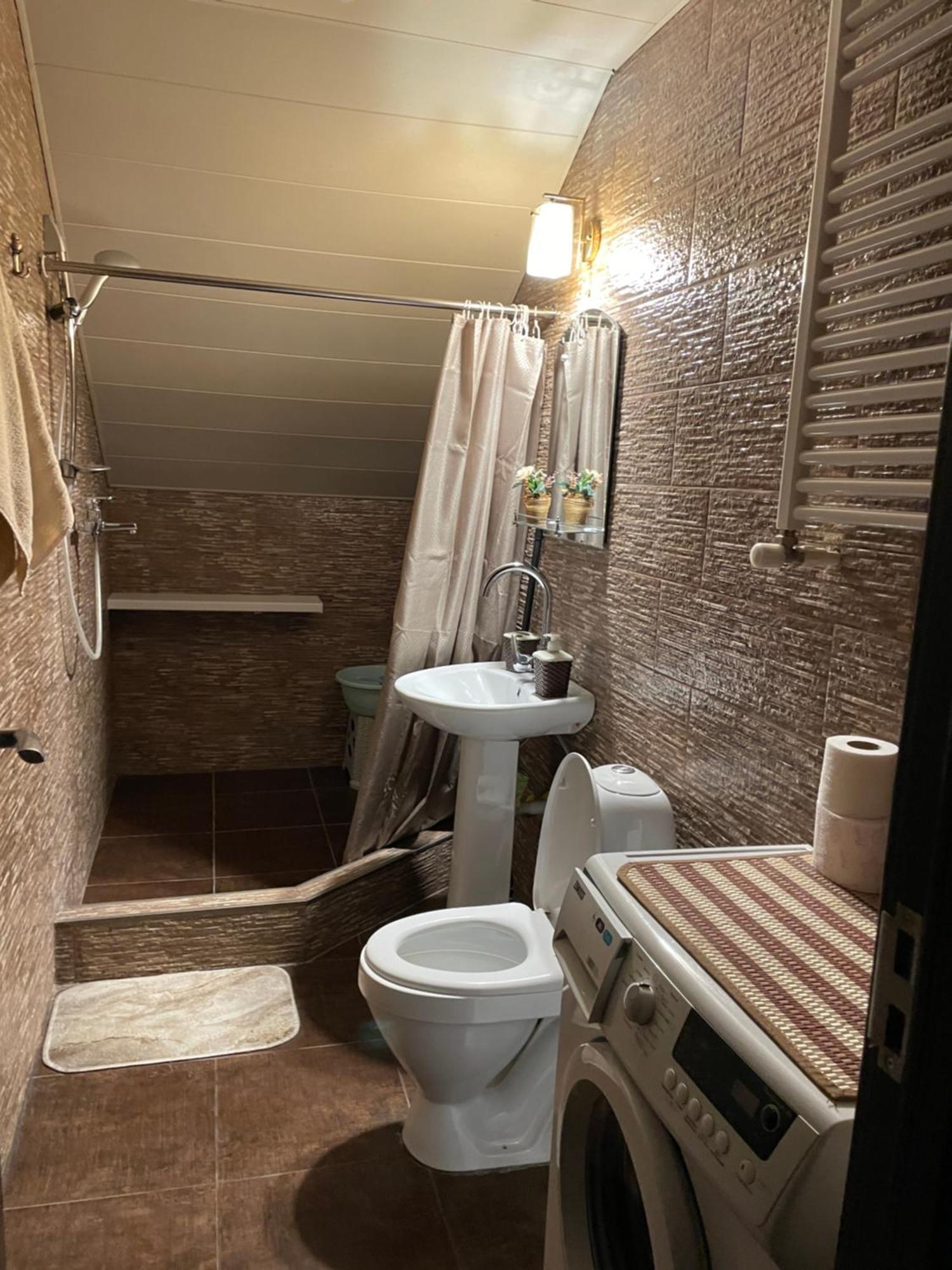 Beautiful Apartment On Atoneli Tbilisi Exterior photo