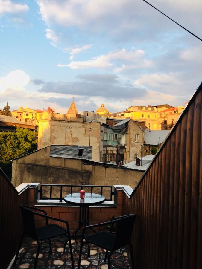 Beautiful Apartment On Atoneli Tbilisi Exterior photo